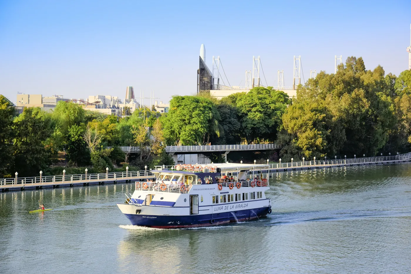 Guadalquivir sightseeing cruise on the river